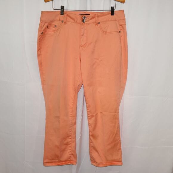 Cato Mango Contemporary Capris Pants Size 16 Front Back Pockets Inseam 23" - Picture 8 of 9